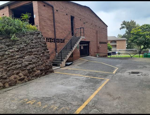 2 BEDROOM APARTMENT FOR SALE IN PELHAM